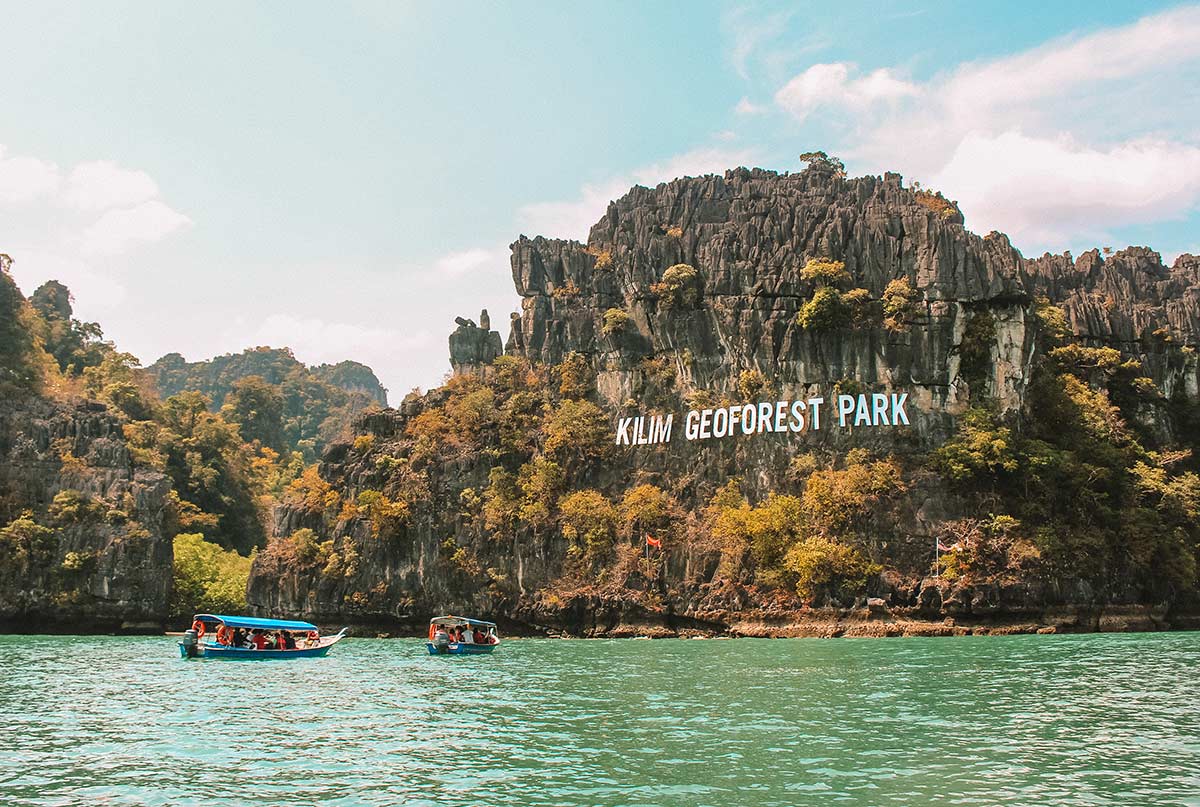 Jelajahi Mangrove Langkawi: Tur Ekologis yang Menawan